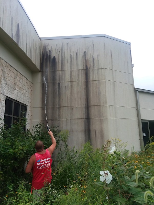 Pressure Washing Commercial Office Building Before 002